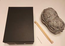 Beginner Chunky Knit Kit, Easy Potholder Knit Project, New Knitter Friendly, Starter Knit Idea, DIY Knitted Kitchen Accessory